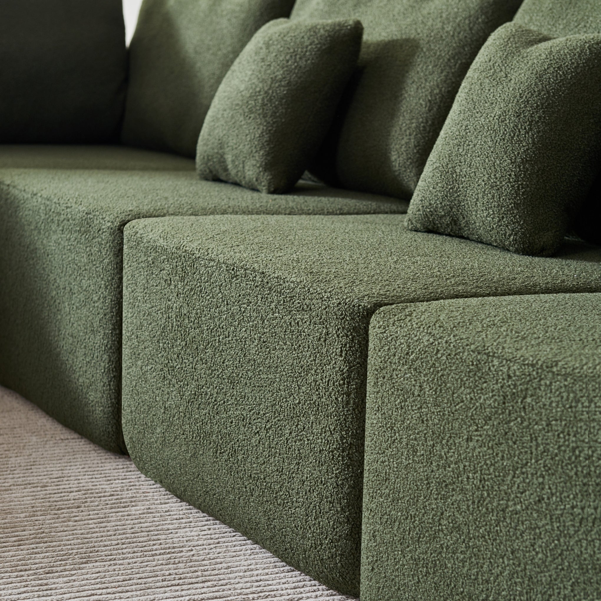 Chelsea_Forest_Green_5_Seater_Sofa_Closeup.jpg