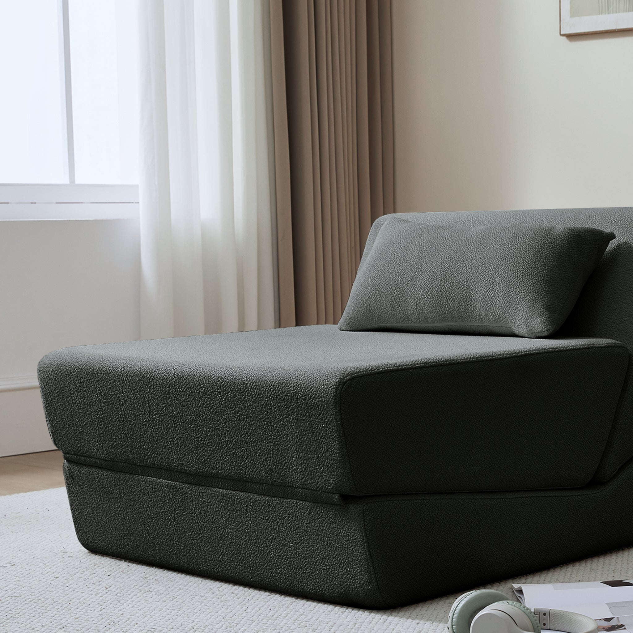 Kumi Sofa